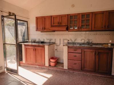 Casa de 3 dormitorios (1 en suite) sobre lote de 980 m² a metros del río – Villa Carlos Paz - 4