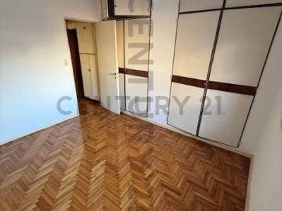 VENTA-PERMUTA depto tipo PH 3 Amb c/balcon y patio Almagro - 3