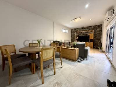 Venta PH 5 ambientes + Consultorio independiente con renta, Castelar - 3
