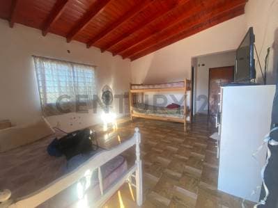 VENTA DE CASA QUINTA CON PILETA - 2