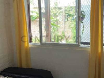 Oportunidad en Los Robles: Casa con 2 Dormitorios, Patio y Doble Cochera - 5