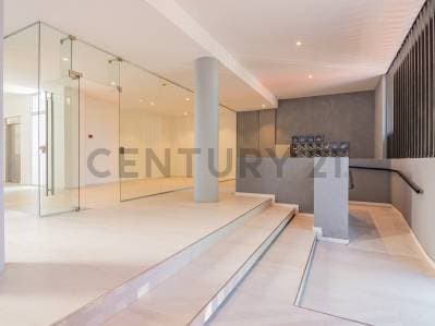 Departamento en venta en edificio de categoría. Ubicado al contra frente. Posee living comedor c... - 2