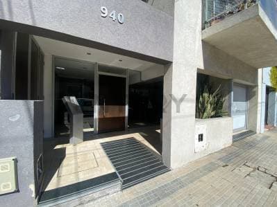 Departamento en Venta de Dos dormitorios con cochera y Patio- La Plata - 2