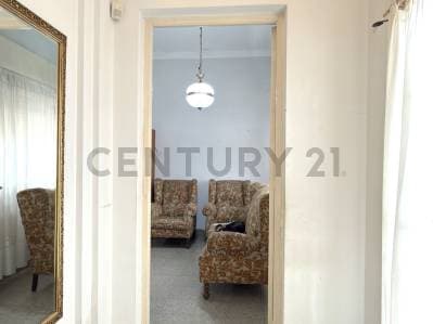 Casa 3 Dormitorios con Patio a Pasos de Calle Belgrano - VENADO TUERTO - 4
