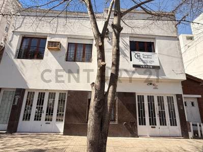 Ph de 3 Dormitorios con Cochera, Terraza y Parrilla en Venta - 2