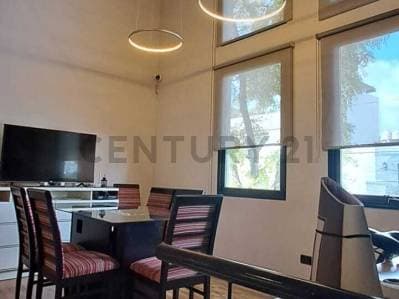 - EXCELENTE TRIPLEX DE 5 AMBIENTES MUY LUMINOSO CON COCHERA - PEQUEÑA PISCINA Y SOLARIUM - – QUINCHO - 3