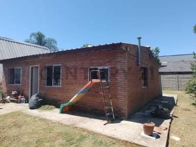 CASA A LA VENTA EN GONNET - 4