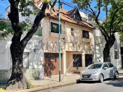 Venta Casa con jardin, pileta y cochera - Principal