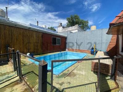 Venta – PH de 3 ambientes con piscina, parque y entrada independiente | Temperley - Principal