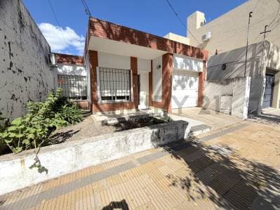 ⏳ Oportunidad en zona céntrica de Venado Tuerto - Casa tradicional - 2