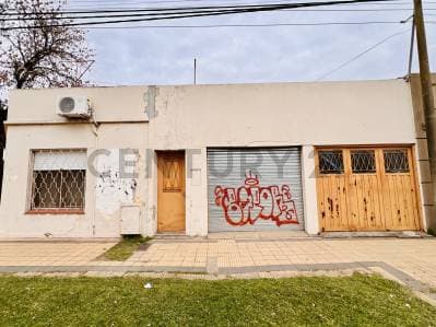 Casa de dos dormitorios-Esquina España y Pueyrredón Venado tuerto - 4