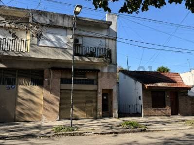 Galpón / Local en venta – Calle 63 entre 30 y 31 - Principal