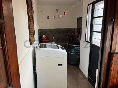 Gran oportunidad sobre av. San Martin esquina 2 casas local y terreno - 5