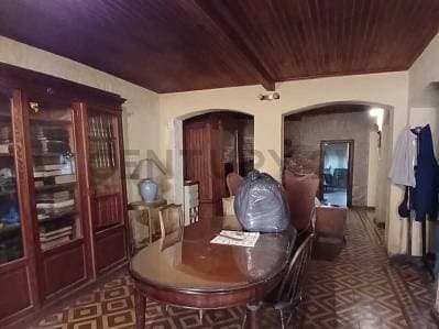 5 entre 41 y 42. Venta de Casa cuatro dormitorios y terreno - 5