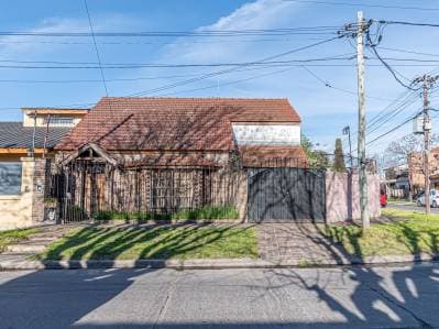 CASA EN VENTA 4 AMBIENTES – CASTELAR NORTE - Principal