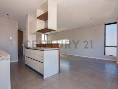 Venta Departamento de 3 Dormitorios con balcón corrido en República de La Sexta, Rosario - 2