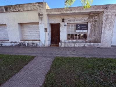 OPORTUNIDAD | CASA A RECICLAR CON GRAN POTENCIAL - VENADO TUERTO - 3