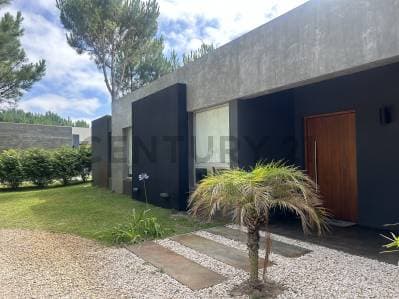 Casa 5 ambientes en alquiler temporal en Barrio privado La Herradura Pinamar - 4