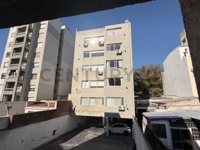 Departamento en Venta de 1 dormitorio, dos ambientes, en La Plata, Buenos Aires . - 2
