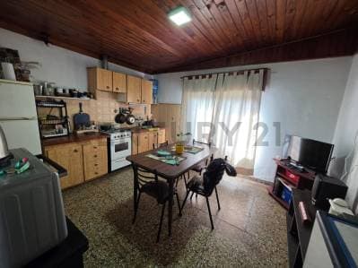 Venta PH 2 ambientes en Villa Tesei – Permuta - 2