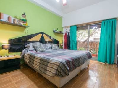 VENTA CASA 6 AMBIENTES 4 DORMITORIOS + COCHERA + QUINCHO + TERRAZA | LA PATERNAL - 2