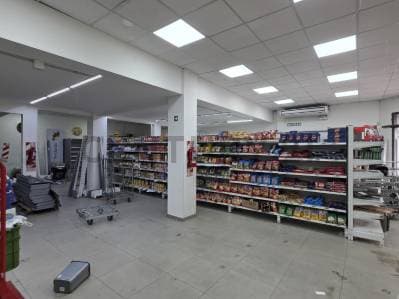 Alquiler Local Comercial en Esquina de Alto Impacto | 250 m² | Av. Independencia 2500 | Balvanera - 2