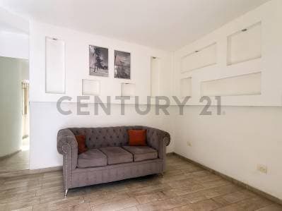 Ph de dos dormitorios y dos patios en Venta - Principal