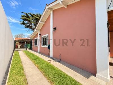Venta de casa 4 ambientes con quincho, Punta Mogotes, Mar del Plata. - 2