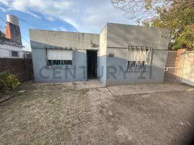 VENTA CASA 3 AMBIENTES, JOSE C. PAZ APTA CREDITO - Principal