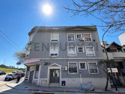 VENTA TRES AMBIENTES BARRACAS - Principal