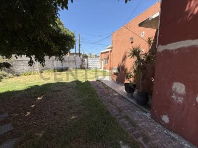 CASA EN VENTA EN MORÓN NORTE - VIVIENDA y LOCAL COMERCIAL EN LOTE PROPIO! - Principal
