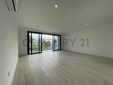 Semipiso de 2 Dormitorios con 2 Cocheras Cubiertas en Venta - 4