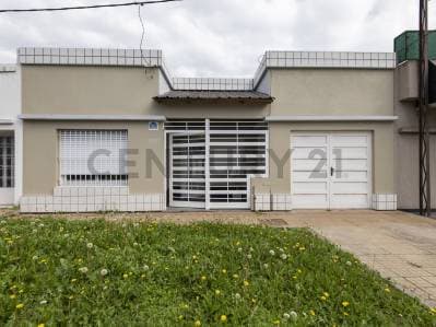 CASA EN VENTA EN LA PLATA - Principal