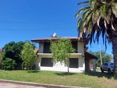 VENTA CHALET CUATRO AMBIENTES PARQUE Y QUINCHO. CAISAMAR. MAR DEL PLATA - Principal