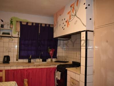 Casa de dos plantas en venta - Barrio centro II - 3