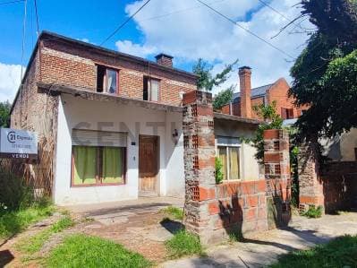 Casa en Venta 3 Dormitorios entre caminos, Villa Elisa - Principal