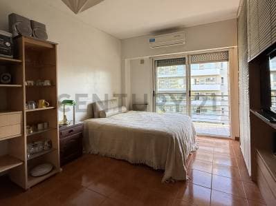 VENTA DEPTO EN VILLA URQUIZA Piso alto al frente - Balcón y 2 cocheras - 5