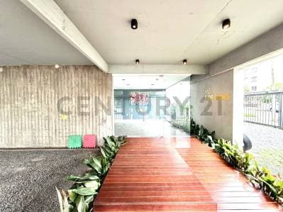 Venta departamento 2 ambientes Morón centro con balcón y terraza con parrilla bajas expensas - Principal
