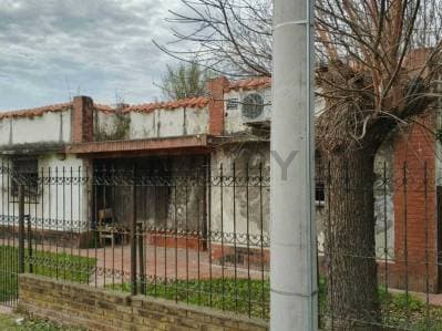Venta - Casa A Reciclar - San Jerónimo Sud - 654 M2 - 3