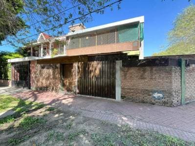 Venta - Casa 4 dormitorios con cochera - Rosario - Apto Crédito - Principal