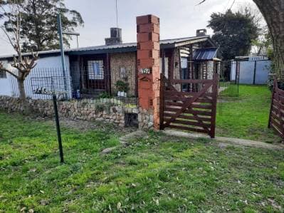Vendo Lote con casa y 2 galpones. - 2