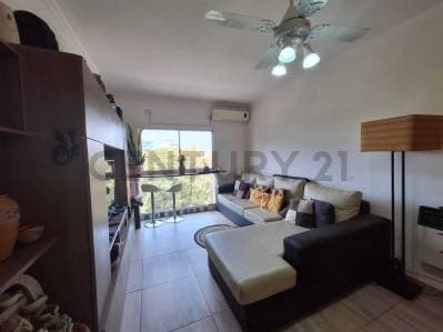 VENTA DEPARTAMENTO SEMI PISO/4 AMBIENTES/FRENTE A PLAZA -VILLA LURO - Principal