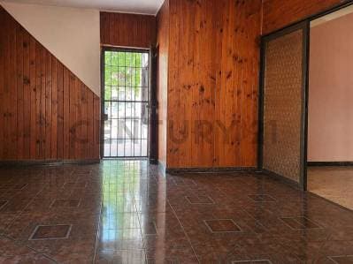 CASA EXCELENTE UBICACION EN GUAYMALLEN - 4