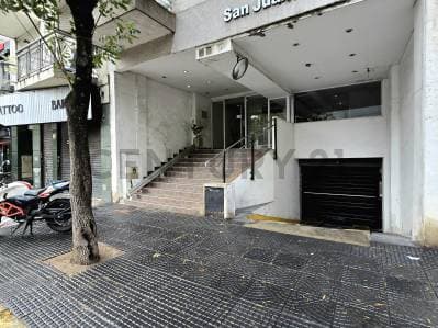 Dos ambientes con cochera en venta en BOEDO - 2
