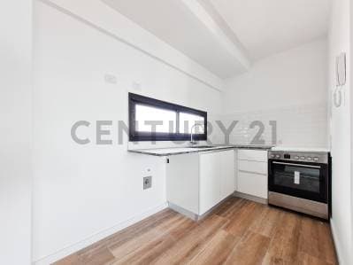 Departamento en venta de un dormitorio con cochera - 3