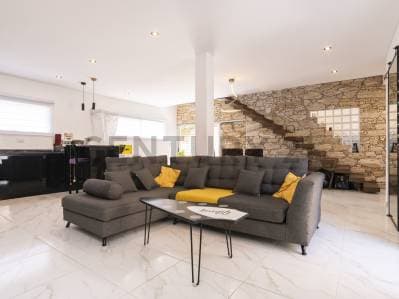 CASA + DUPLEX EN VENTA EN GONNET - 2