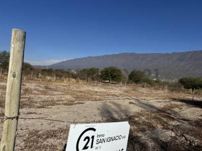 TERRENOS EN SIERRAS AZULES DE 100M2 CON AGUA POTABLE - ZONDA - 2