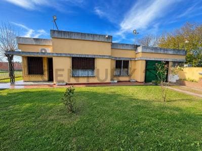 CASA QUINTA CON GALPON Y VIVIENDA SECUNDARIA EN LOTE DE 14400 M2 - Principal