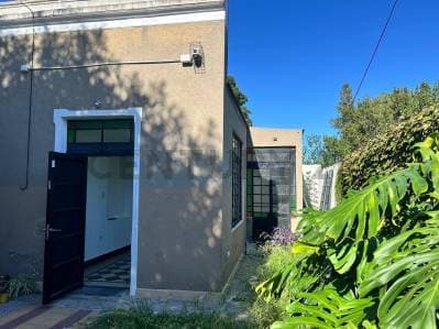 Casa Venta en Tolosa. Calle 4 521 y 522. Sobre lote de 663 m2. - Principal