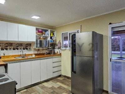 Casa en venta en La Plata de tres dormitorios en Parque Sicardi - 3